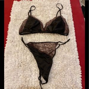 Fleur T beautiful bralette & thong set